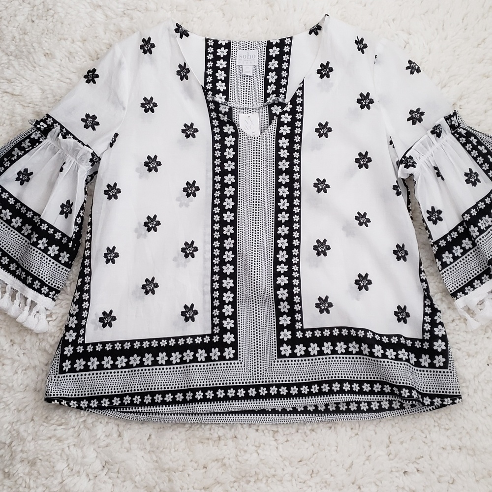 Blck n white women top